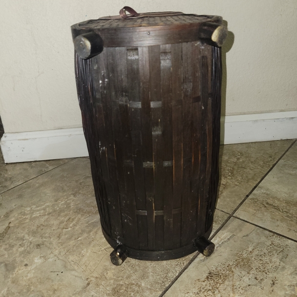 Vintage Wooven Treasure Box Carry Tote - Picture 6 of 9